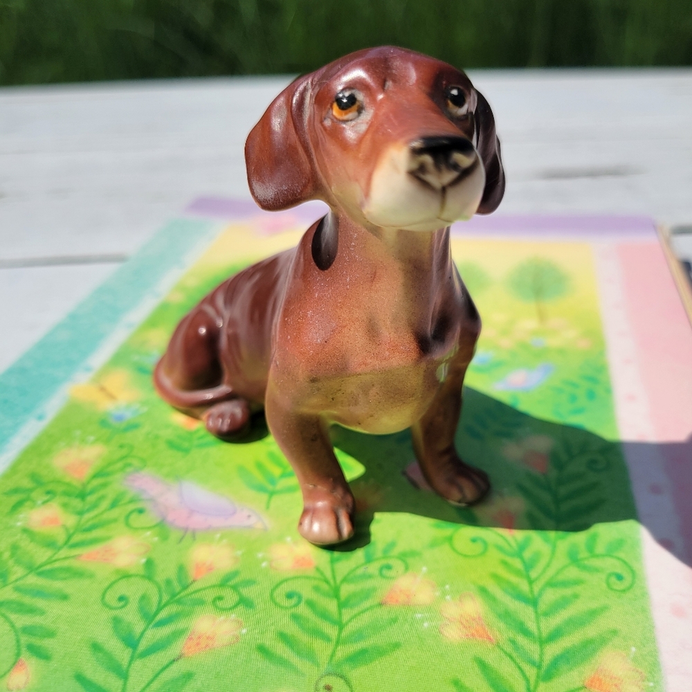 Vintage Dachshund Dog Figurine ~ Japan ~ Cute! ~ With FLAW ~ See Notes FINAL!